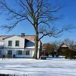 Idyllisches Ferienapartment No 4 In Strandnaehe * Zingst