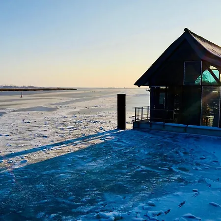 Idyllisches Ferienapartment No 4 In Strandnaehe Zingst